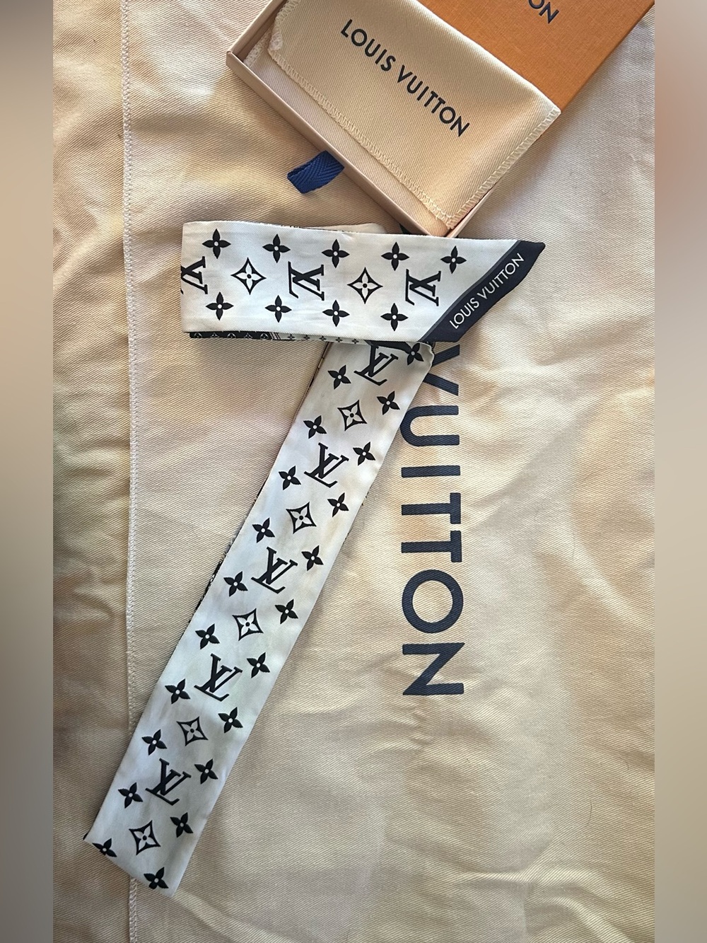 Louis Vuitton Silk Twilly Scarf in Black, White & Gold Motif - Picture 2 of 2
